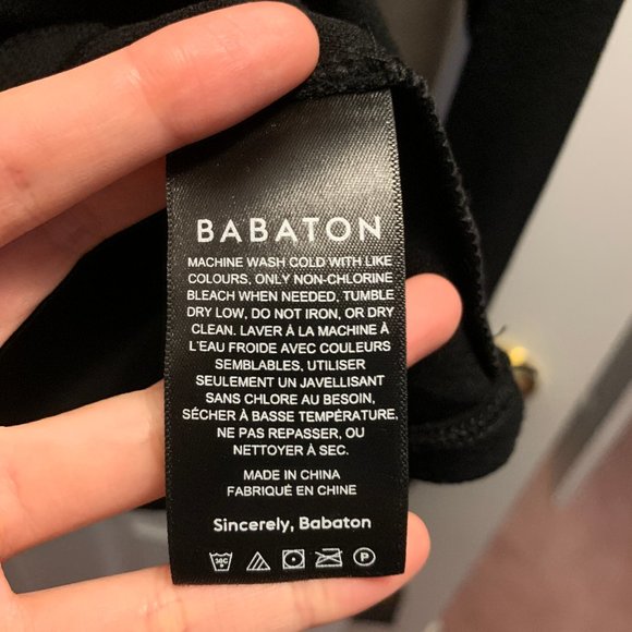 Aritzia Babaton Plunge Longsleeve V-neck - Picture 10 of 13